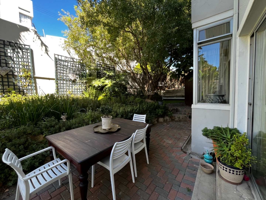 To Let 1 Bedroom Property for Rent in Sea Point Western Cape